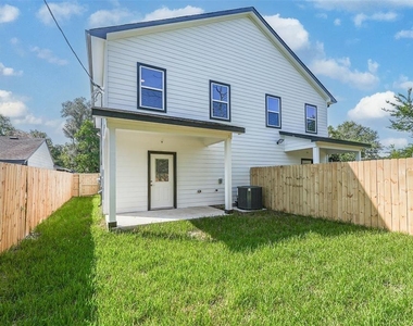 5317 Chennault Road - Photo Thumbnail 9