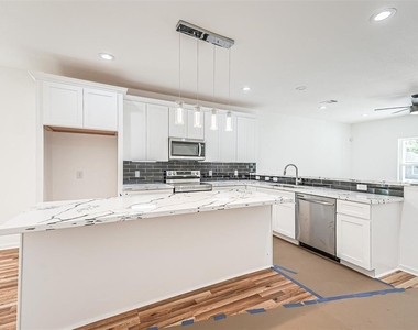5317 Chennault Road - Photo Thumbnail 5