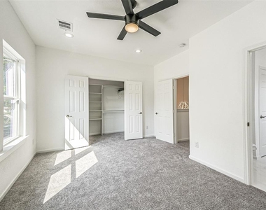 5317 Chennault Road - Photo Thumbnail 7