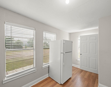 303 Linwood Street - Photo Thumbnail 4