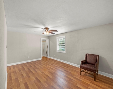 303 Linwood Street - Photo Thumbnail 8