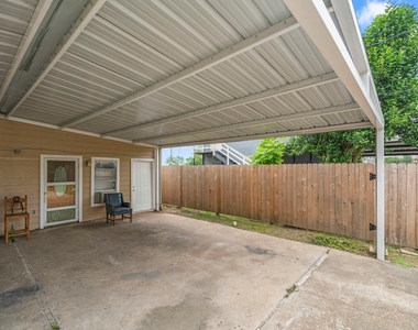 303 Linwood Street - Photo Thumbnail 16