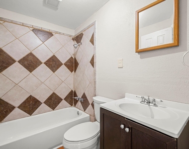 303 Linwood Street - Photo Thumbnail 13