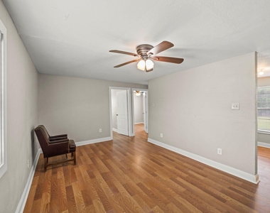 303 Linwood Street - Photo Thumbnail 6