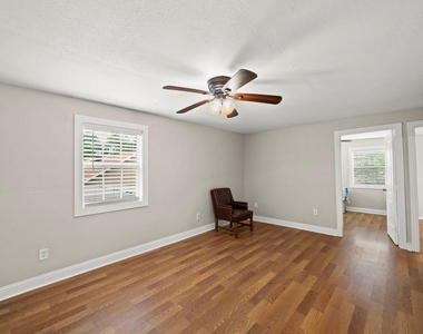 303 Linwood Street - Photo Thumbnail 5