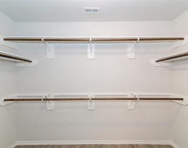 2752 Madison Court - Photo Thumbnail 8