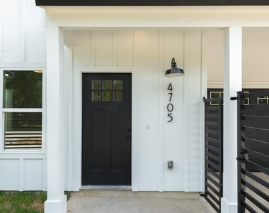 4705 Idaho Street - Photo Thumbnail 3