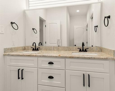 4705 Idaho Street - Photo Thumbnail 8
