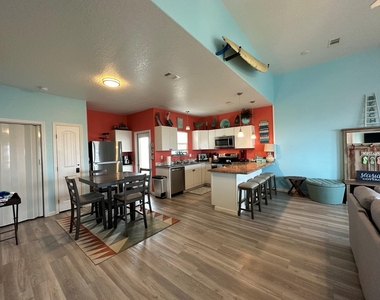 124 Howard Avenue - Photo Thumbnail 17