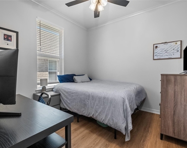 3067 Royal Garden Road - Photo Thumbnail 11