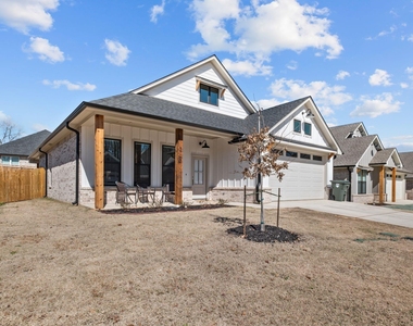 3067 Royal Garden Road - Photo Thumbnail 1