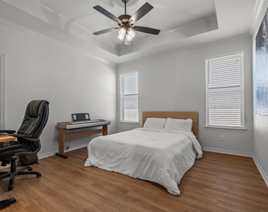 3067 Royal Garden Road - Photo Thumbnail 13