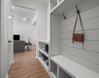 3067 Royal Garden Road - Photo Thumbnail 2