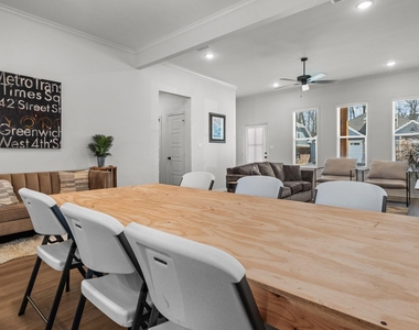 3067 Royal Garden Road - Photo Thumbnail 5