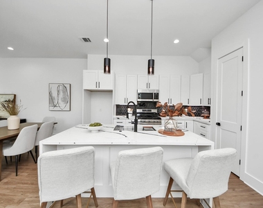 5029 Broom Street - Photo Thumbnail 4