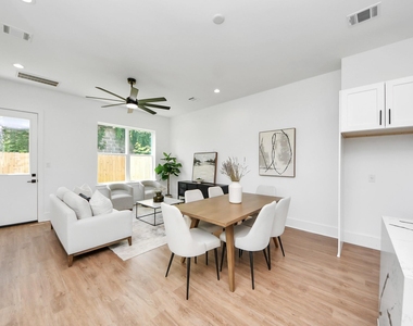 5029 Broom Street - Photo Thumbnail 8