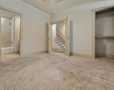 2816 Leeland Street - Photo Thumbnail 15
