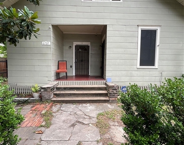 6737 Avenue E - Photo Thumbnail 14