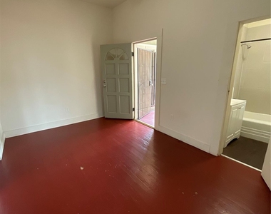 6737 Avenue E - Photo Thumbnail 3