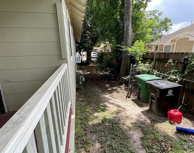 6737 Avenue E - Photo Thumbnail 12