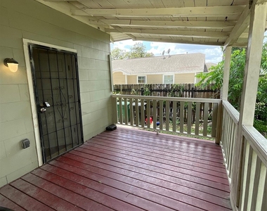 6737 Avenue E - Photo Thumbnail 11