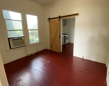 6737 Avenue E - Photo Thumbnail 6