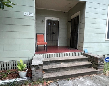 6737 Avenue E - Photo Thumbnail 1