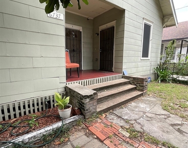 6737 Avenue E - Photo Thumbnail 13