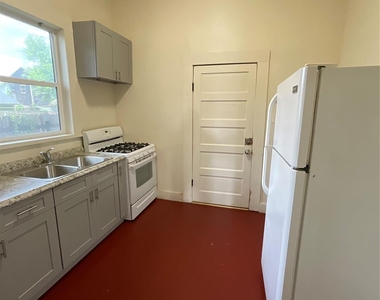 6737 Avenue E - Photo Thumbnail 10