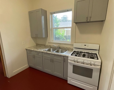 6737 Avenue E - Photo Thumbnail 7