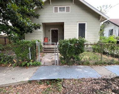 6737 Avenue E - Photo Thumbnail 17