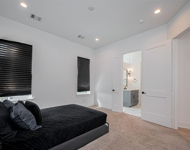 2518 Terry Street - Photo Thumbnail 11