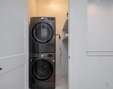 2518 Terry Street - Photo Thumbnail 5
