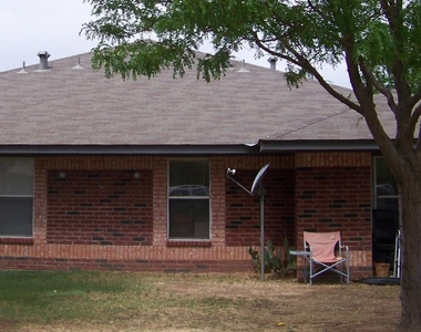 401 Jack Griffin Drive - Photo Thumbnail 1