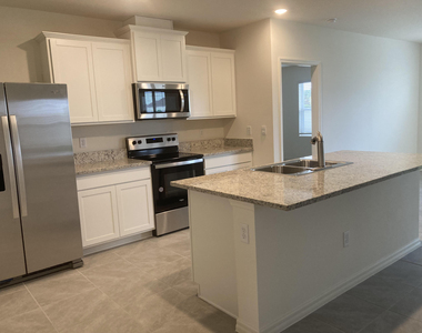 1302 Mcfarland Drive - Photo Thumbnail 8