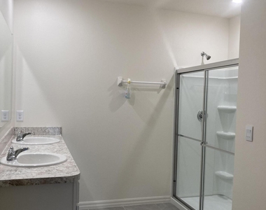 1302 Mcfarland Drive - Photo Thumbnail 4