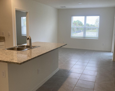 1302 Mcfarland Drive - Photo Thumbnail 2