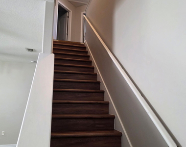 3220 Recco Place - Photo Thumbnail 12