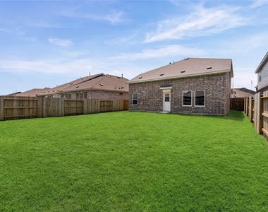 6406 Breakaway Grove Drive - Photo Thumbnail 17