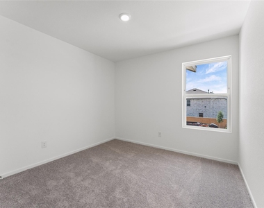 6406 Breakaway Grove Drive - Photo Thumbnail 9