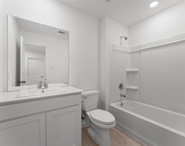 6406 Breakaway Grove Drive - Photo Thumbnail 10