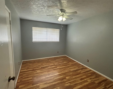 12806 Fern Forest Drive - Photo Thumbnail 14