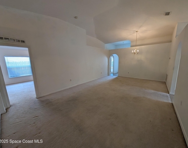 1049 Macon Drive - Photo Thumbnail 4