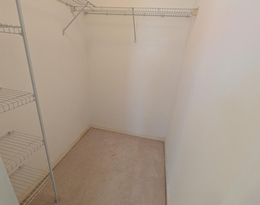 1049 Macon Drive - Photo Thumbnail 12