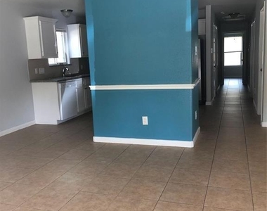319 Kansas Street - Photo Thumbnail 1