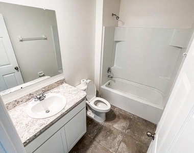 3722 Coachman Lane Se - Photo Thumbnail 7