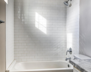 5711 Winsome Lane - Photo Thumbnail 14
