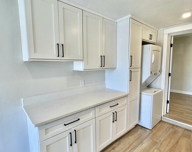 457 S Orlando Avenue - Photo Thumbnail 3