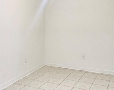 5329 Lost Forest Dr Drive - Photo Thumbnail 16