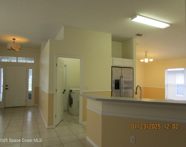 1065 Sedgewood Circle - Photo Thumbnail 6